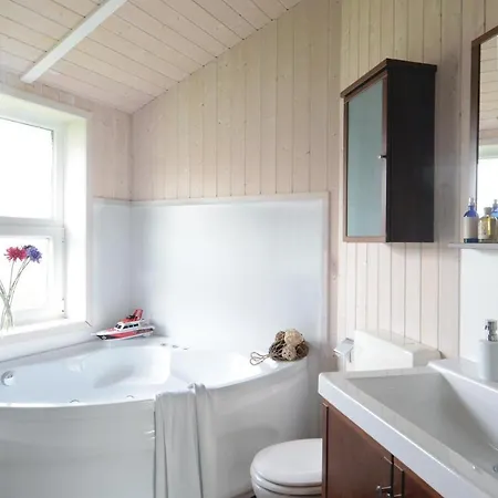 Ferienhaus Strandblick 9 *